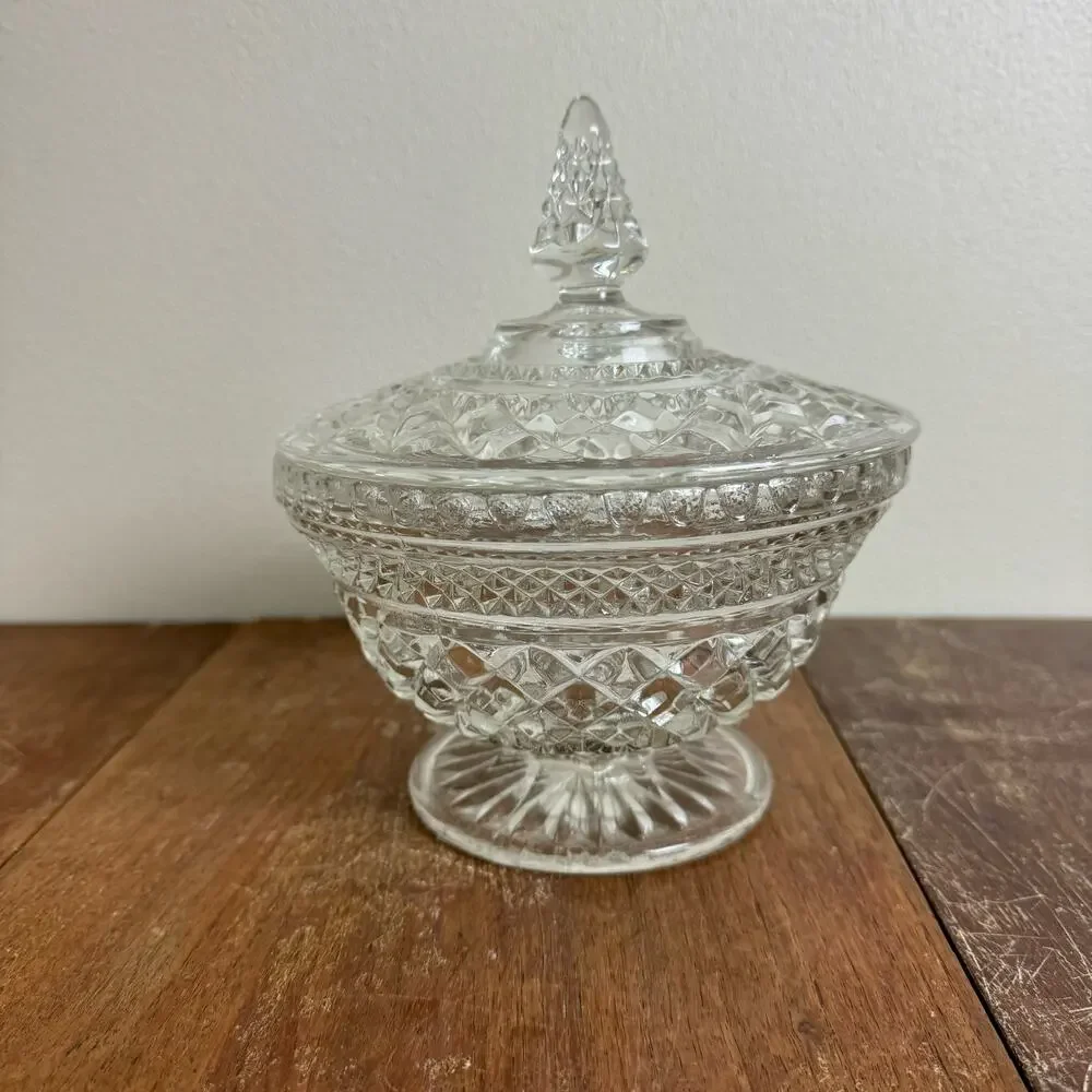 Anchor Hocking Wexford Pressed Glass‎ Diamond Pedestal Candy dish with lid